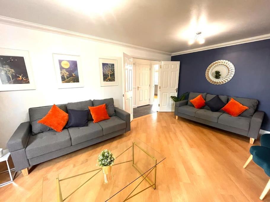 הורלי The Woodlands, Shortstay, Ideal For Families, Relocation, Contractors, Travel Stay מראה חיצוני תמונה