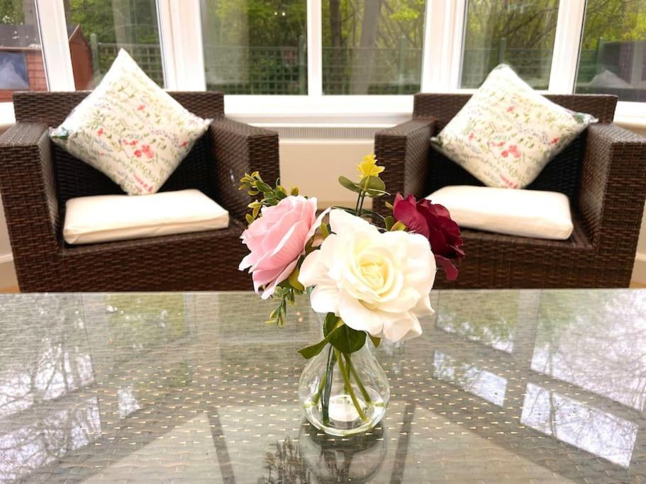 הורלי The Woodlands, Shortstay, Ideal For Families, Relocation, Contractors, Travel Stay מראה חיצוני תמונה